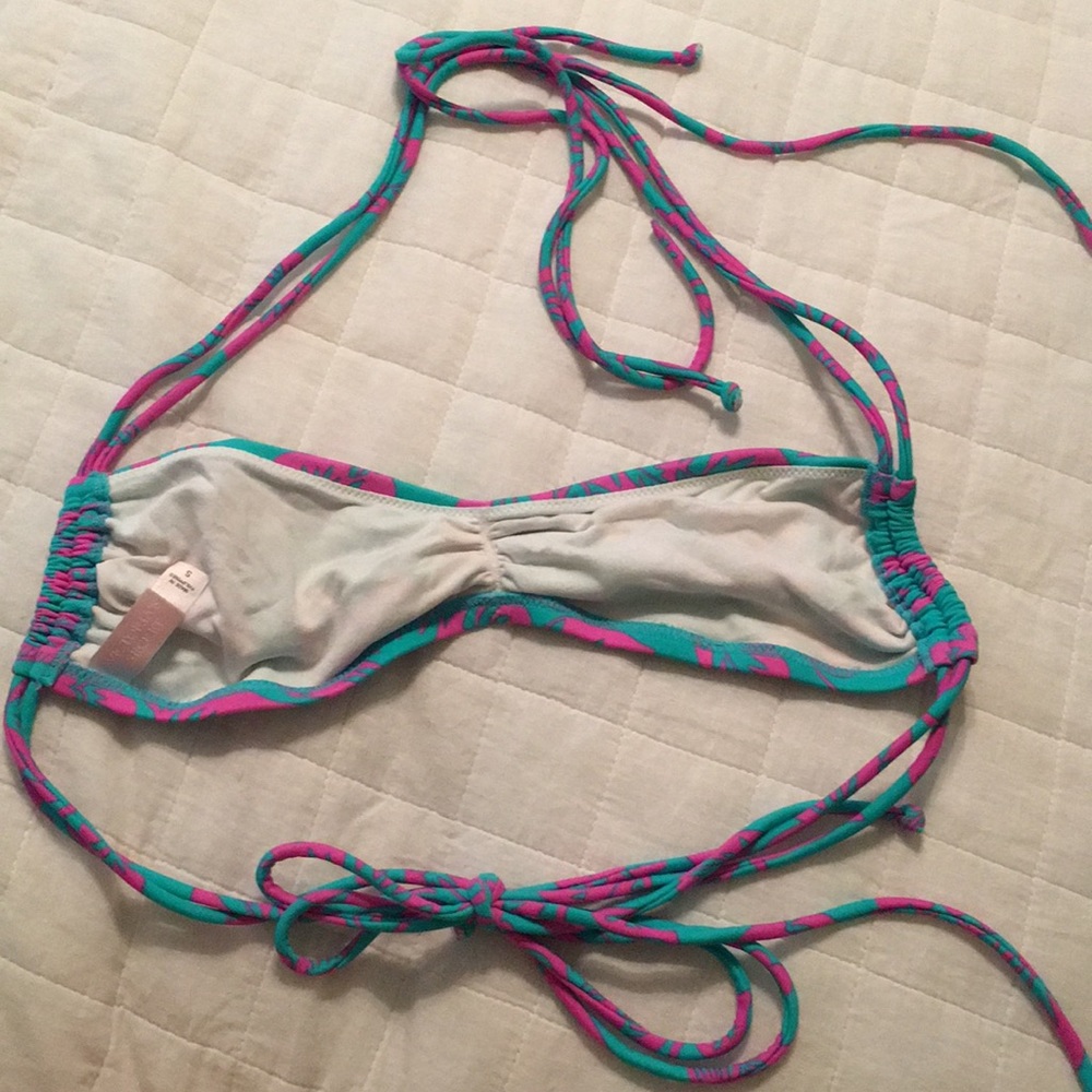 VS String Bikini - Picture 3 of 4